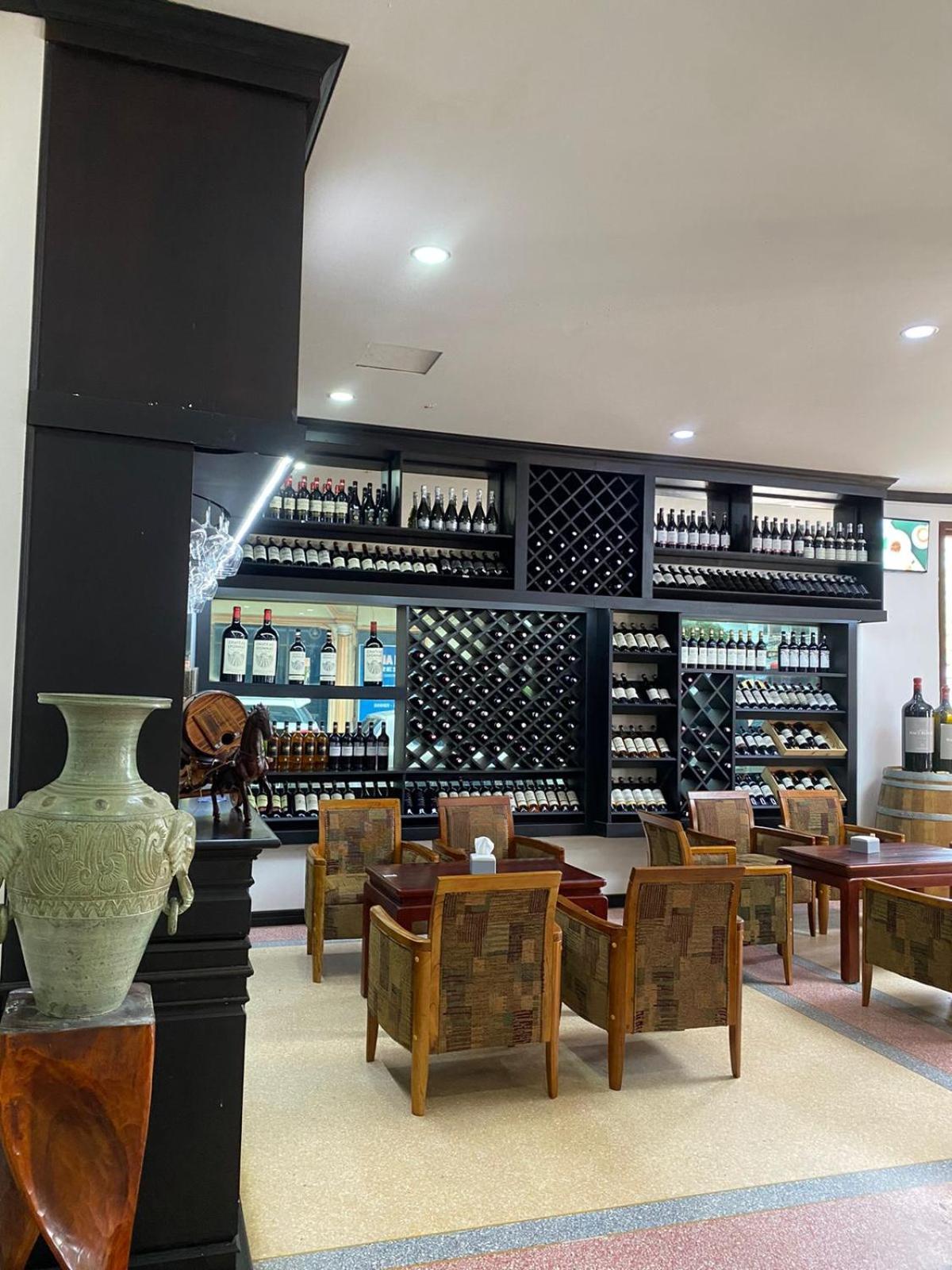 Subinh Hotel And Restaurant Pakse Exterior photo